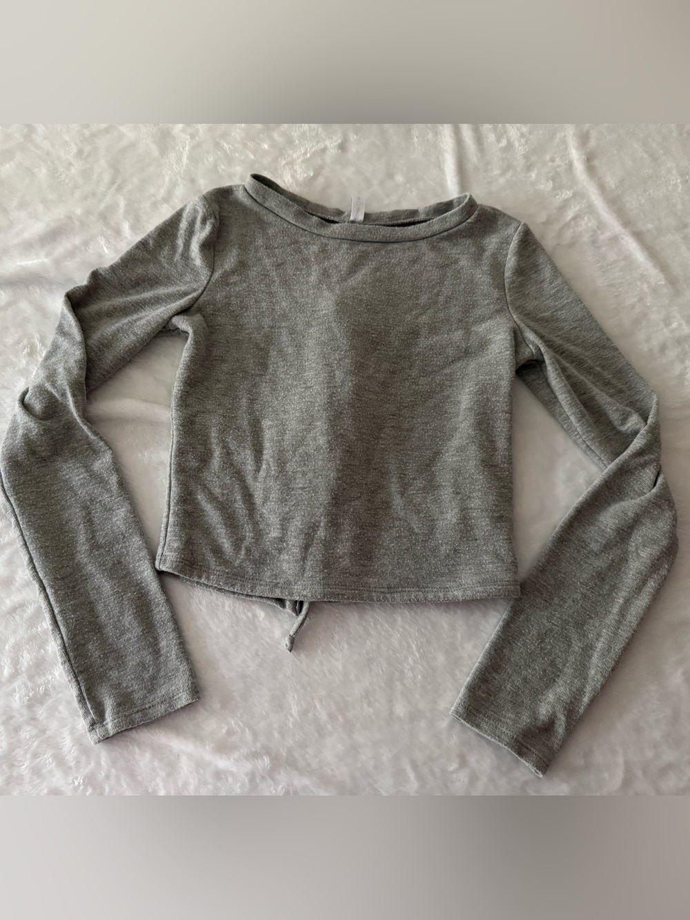 7Day Wknd Grey Crop Long Sleeves Ties Down The Back Top S